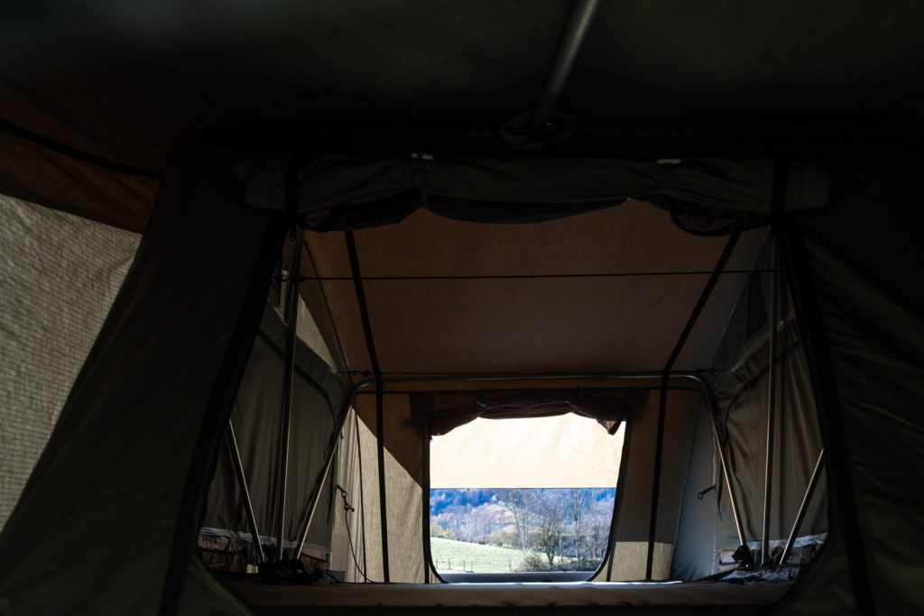 grande tente de toit 4X4 aménagé